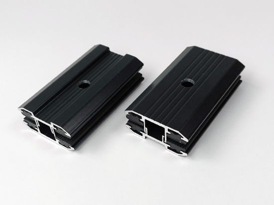 Obrázek Příchytka Solar- pro bezrámové panely středová, černá